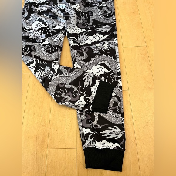Men’s joggers 🏃‍♂️ Dragon 🐉 pants Large - Picture 3 of 8
